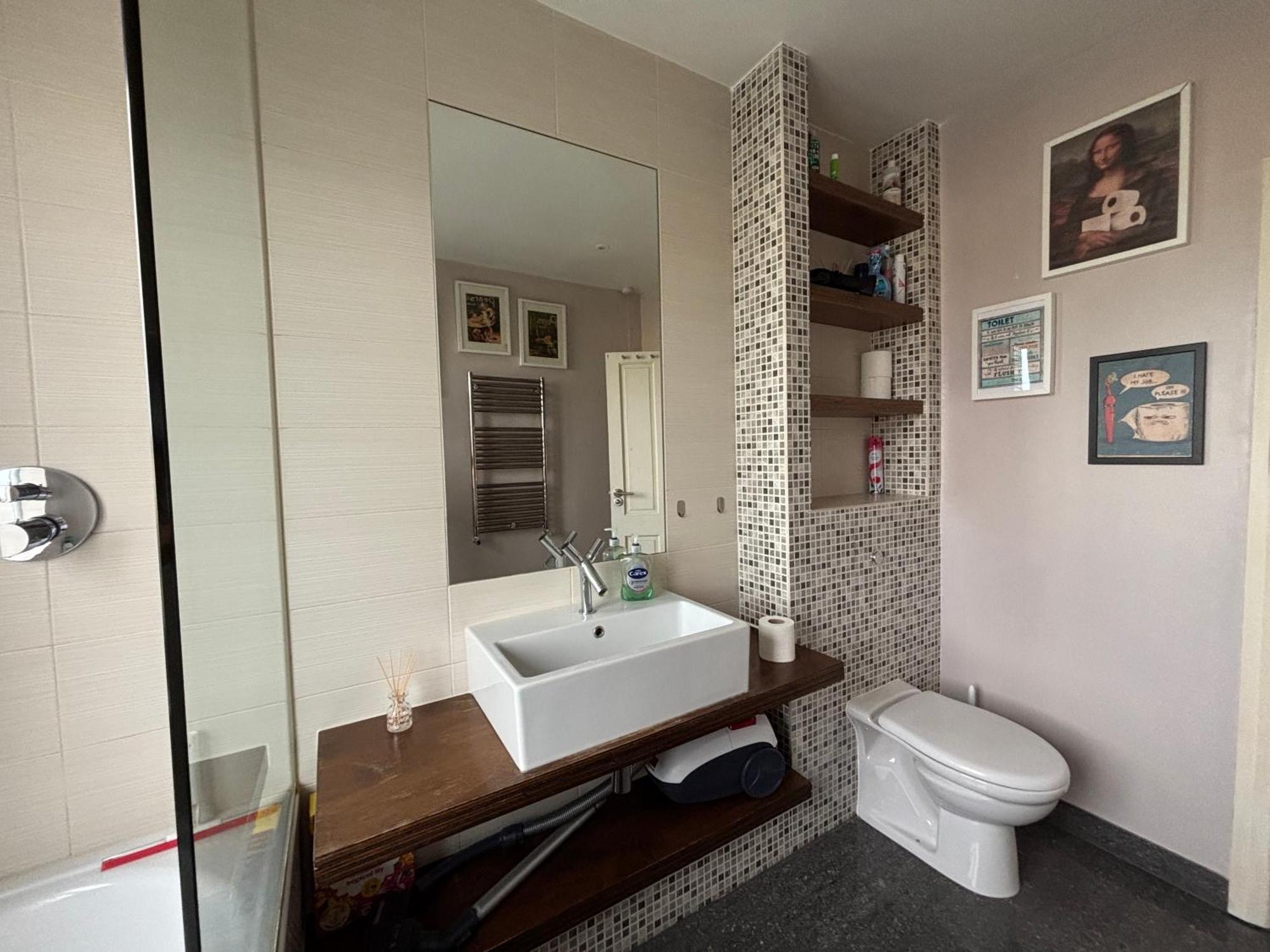 Entire House Floor Perfect For Couples & Freelancers - Available For Single Too Hotel London Bagian luar foto